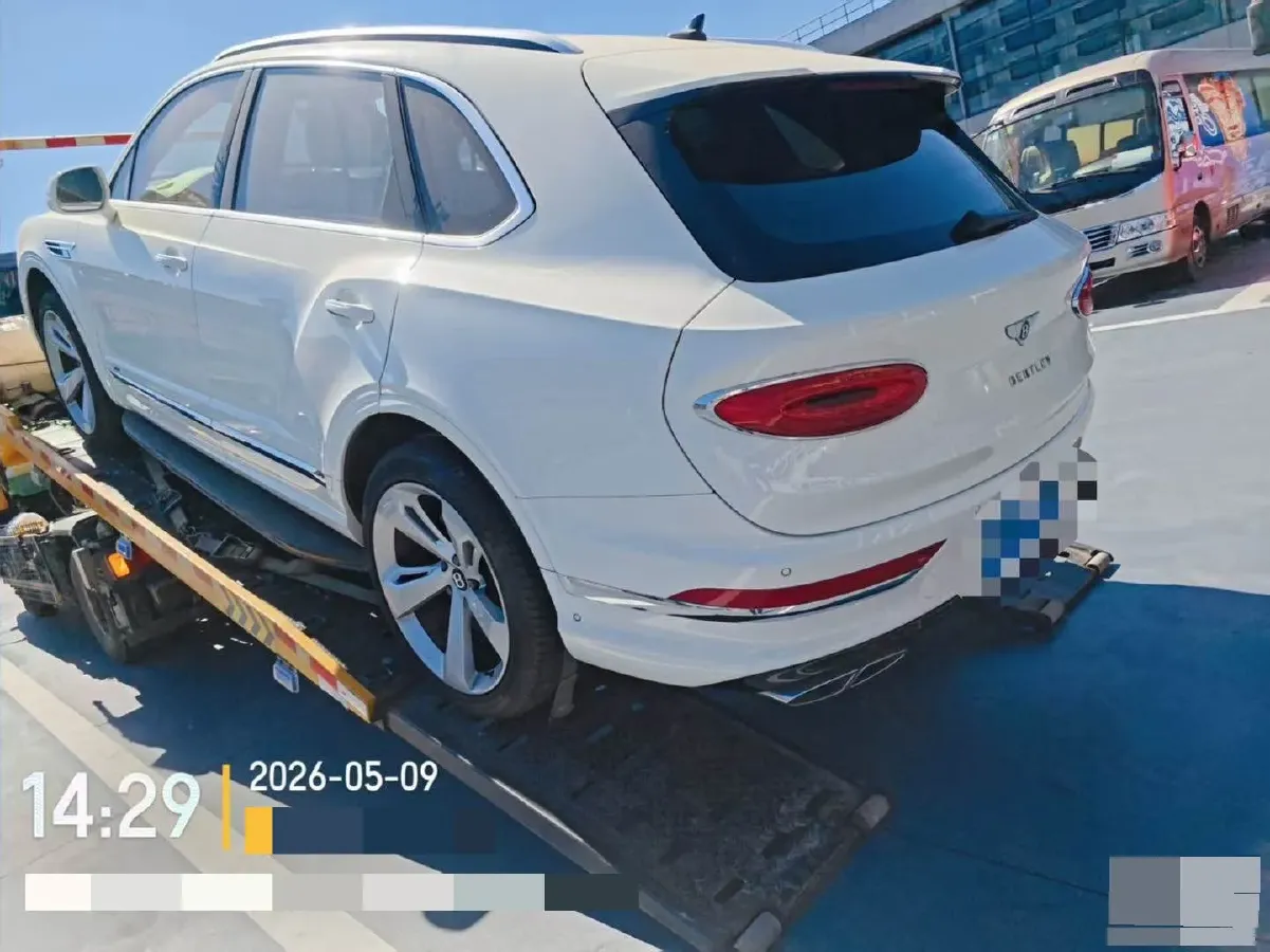 2021 Bentley Bentayga 4.0T 550HP V8 8AT,autocango,china used car exporter,china ev exporter,chinese used car exporter,chinese used ev exporter