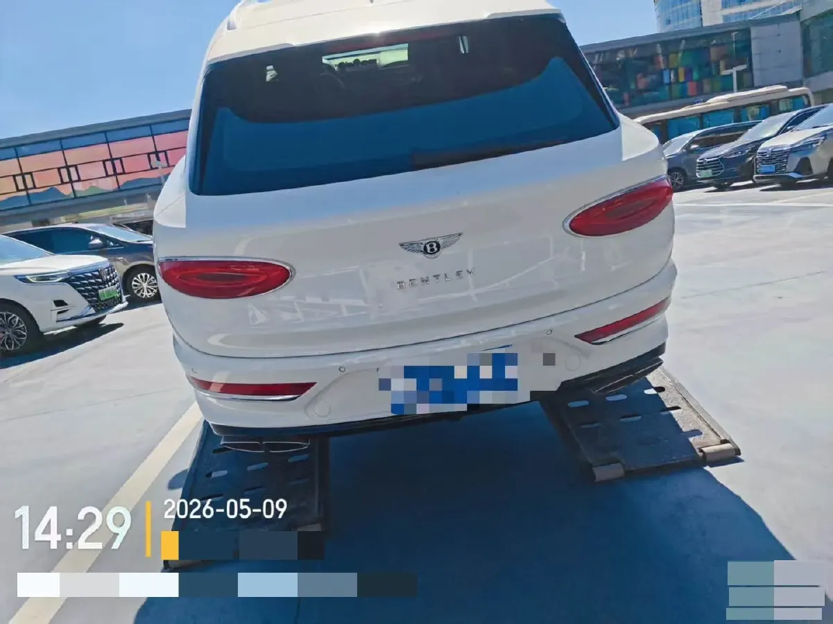 2021 Bentley Bentayga 4.0T 550HP V8 8AT,autocango,china used car exporter,china ev exporter,chinese used car exporter,chinese used ev exporter
