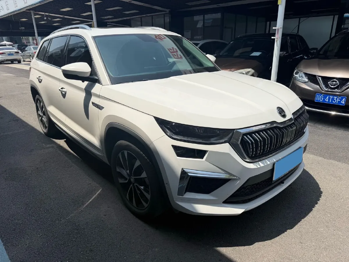 2022 Skoda Kodiak 2.0T 186HP L4 7DCT,autocango,china used car exporter,china ev exporter,chinese used car exporter,chinese used ev exporter