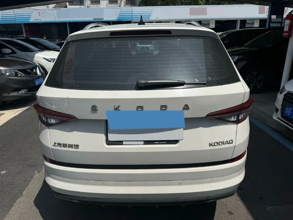 2022 Skoda Kodiak 2.0T 186HP L4 7DCT,autocango,china used car exporter,china ev exporter,chinese used car exporter,chinese used ev exporter