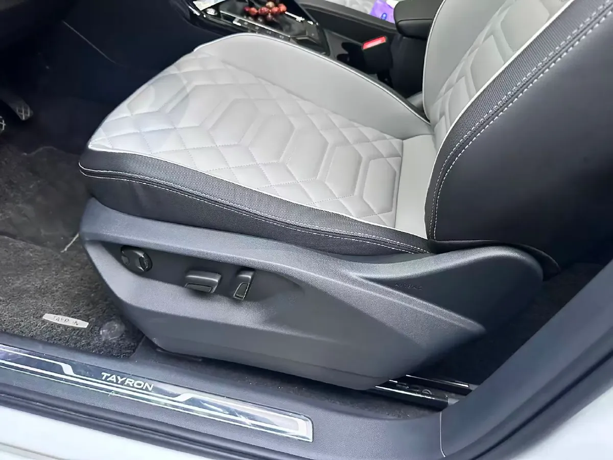 2024 Volkswagen Tayron 1.5T 160HP L4 7DCT,autocango,china used car exporter,china ev exporter,chinese used car exporter,chinese used ev exporter