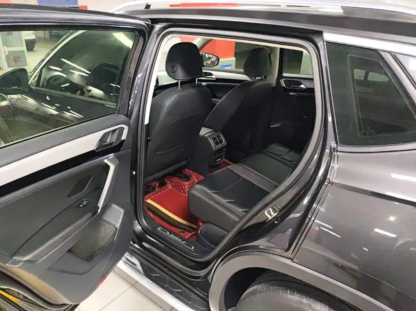 2019 Jeep Cherokee 2.0T 234HP L4 9AT,autocango,china used car exporter,china ev exporter,chinese used car exporter,chinese used ev exporter
