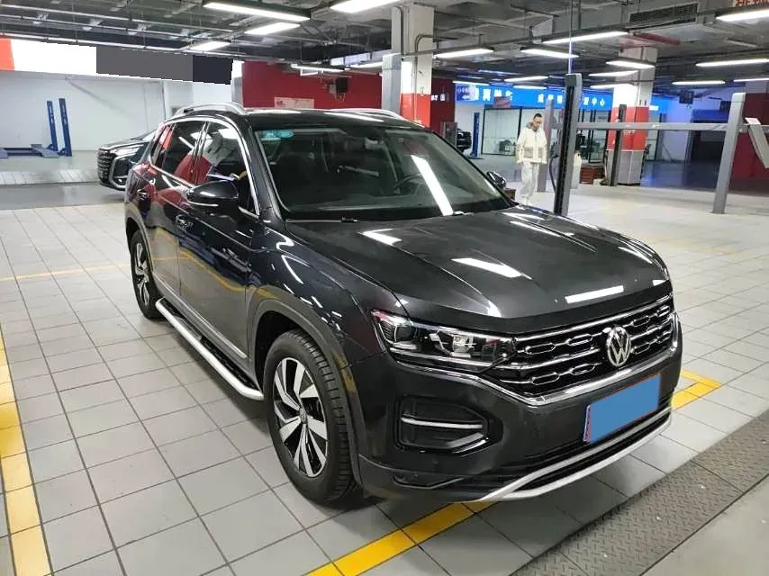 2019 Jeep Cherokee 2.0T 234HP L4 9AT,autocango,china used car exporter,china ev exporter,chinese used car exporter,chinese used ev exporter