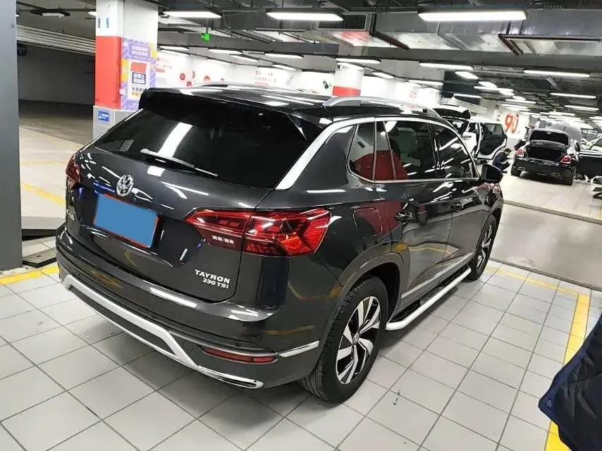 2019 Jeep Cherokee 2.0T 234HP L4 9AT,autocango,china used car exporter,china ev exporter,chinese used car exporter,chinese used ev exporter