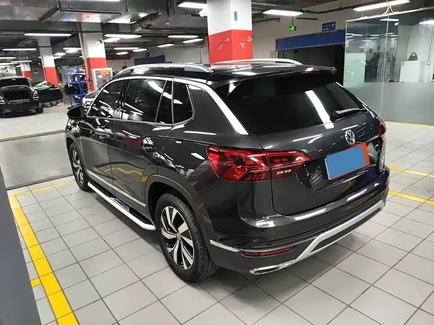2019 Jeep Cherokee 2.0T 234HP L4 9AT,autocango,china used car exporter,china ev exporter,chinese used car exporter,chinese used ev exporter