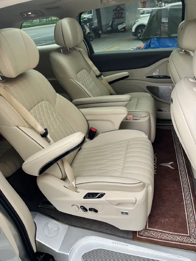 2022 Voyah Dream 1.5T 136HP L4 PHEV 25.57KWH,autocango,china used car exporter,china ev exporter,chinese used car exporter,chinese used ev exporter