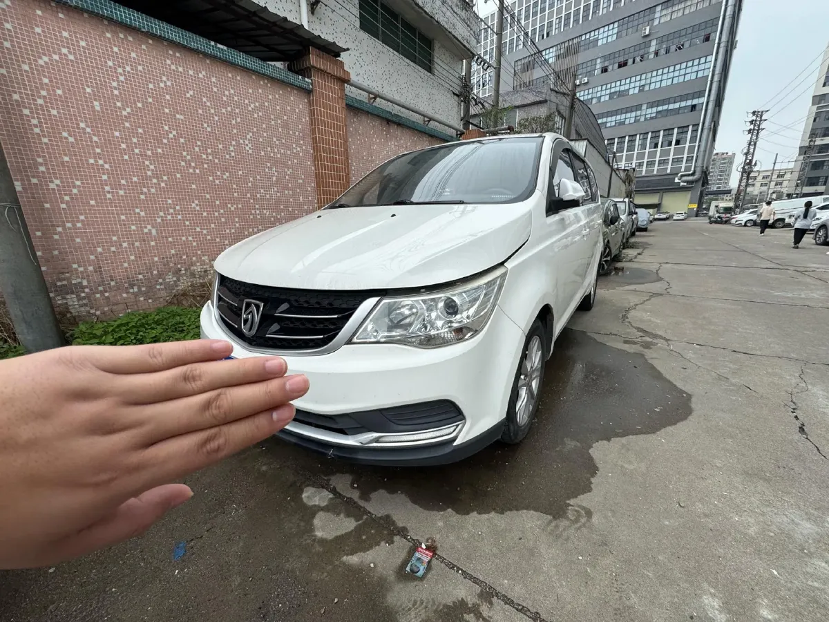 2016 BaoJun 730 1.5L 112HP L4 5MT,autocango,china used car exporter,china ev exporter,chinese used car exporter,chinese used ev exporter