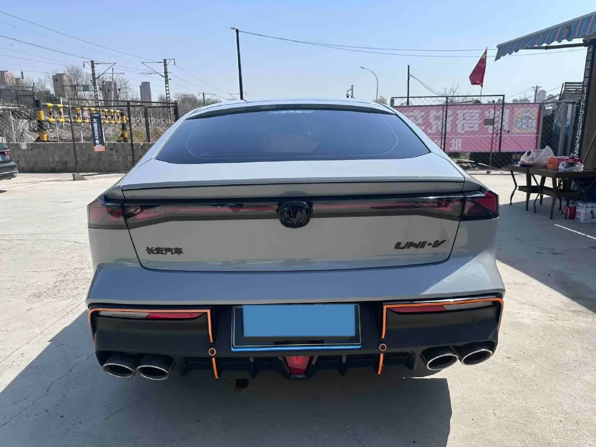 2022 ChangAn UNI-V 2.0T 233HP L4 8AT,autocango,china used car exporter,china ev exporter,chinese used car exporter,chinese used ev exporter