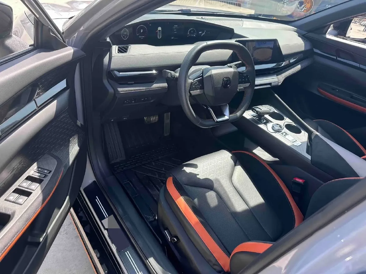 2022 ChangAn UNI-V 2.0T 233HP L4 8AT,autocango,china used car exporter,china ev exporter,chinese used car exporter,chinese used ev exporter
