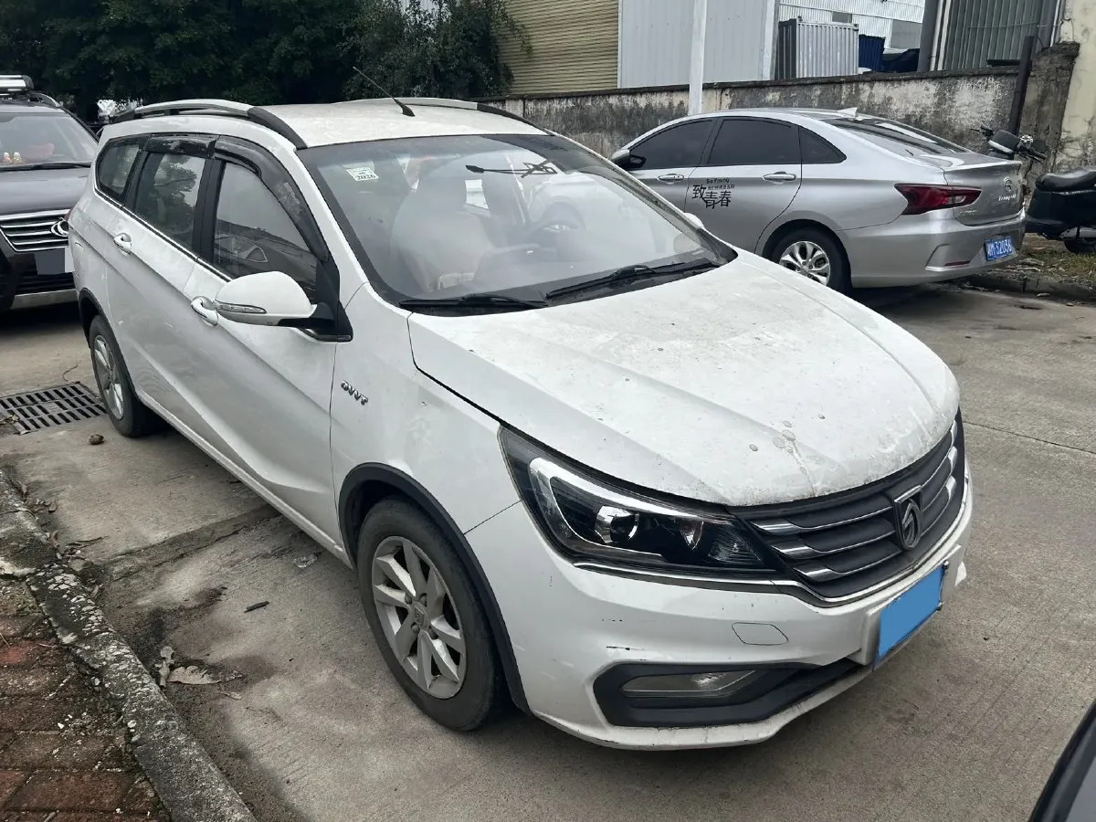2017 BaoJun 310W 1.5L 112HP L4 6MT,autocango,china used car exporter,china ev exporter,chinese used car exporter,chinese used ev exporter