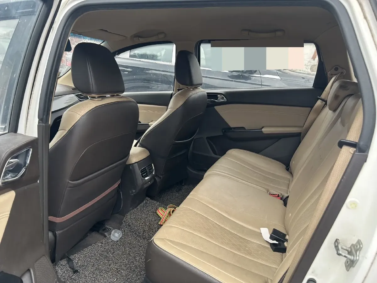 2017 BaoJun 310W 1.5L 112HP L4 6MT,autocango,china used car exporter,china ev exporter,chinese used car exporter,chinese used ev exporter