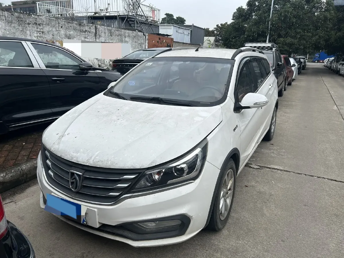 2017 BaoJun 310W 1.5L 112HP L4 6MT,autocango,china used car exporter,china ev exporter,chinese used car exporter,chinese used ev exporter