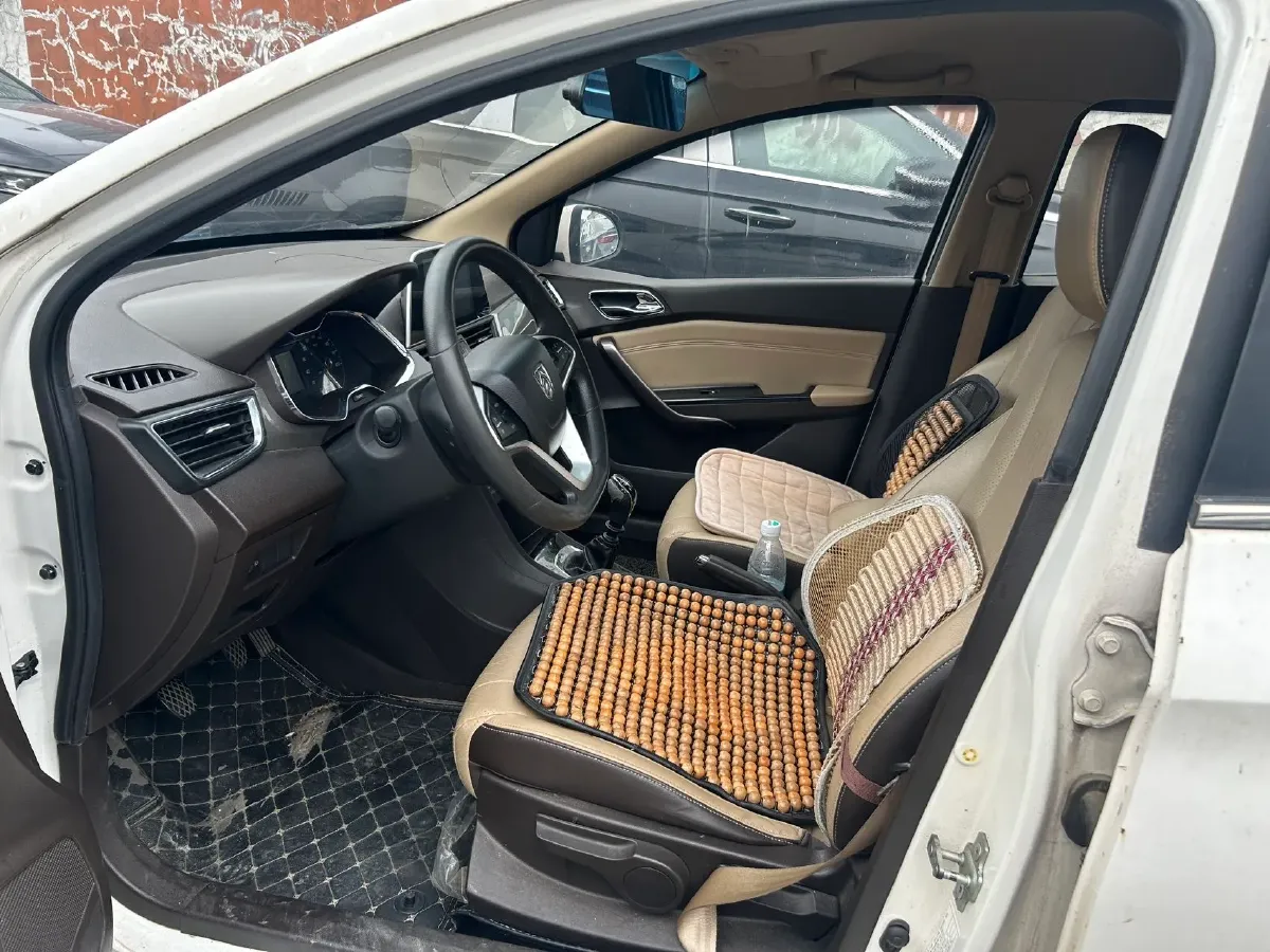 2017 BaoJun 310W 1.5L 112HP L4 6MT,autocango,china used car exporter,china ev exporter,chinese used car exporter,chinese used ev exporter