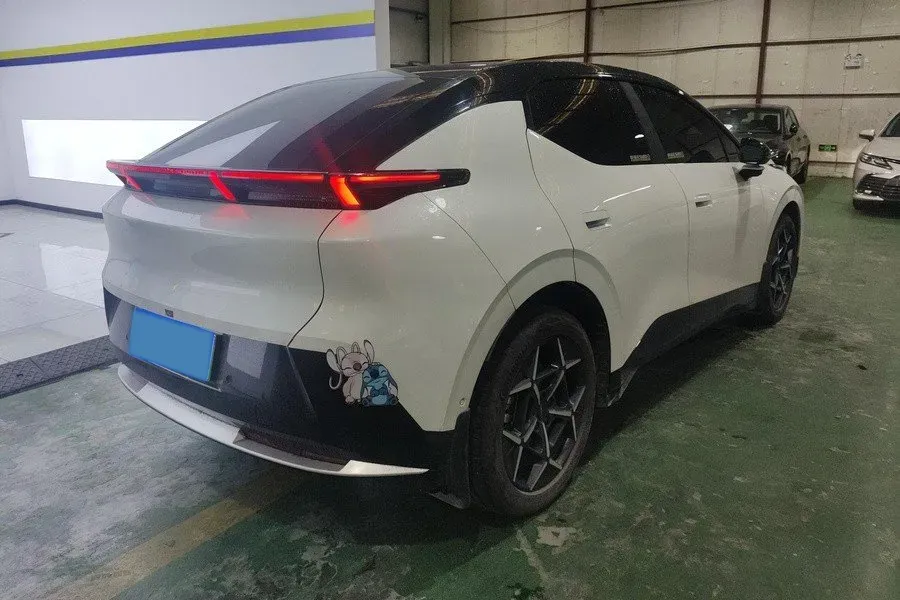 2025 Dongfeng Z9 2.0T 258HP L4 8AT,autocango,china used car exporter,china ev exporter,chinese used car exporter,chinese used ev exporter