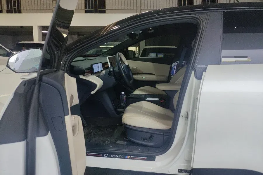 2025 Dongfeng Z9 2.0T 258HP L4 8AT,autocango,china used car exporter,china ev exporter,chinese used car exporter,chinese used ev exporter