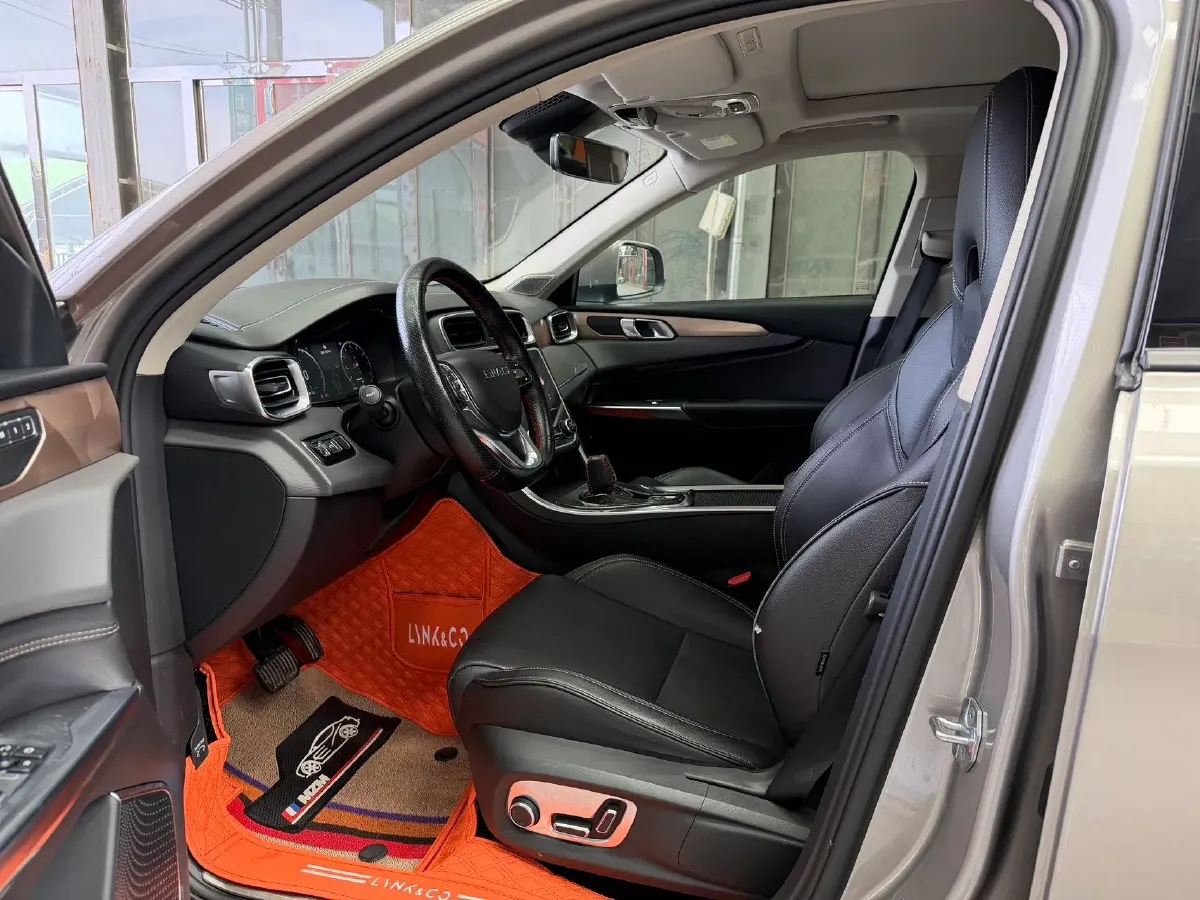 2019 Beijing BJ40 2.0T 218HP L4 6AT,autocango,china used car exporter,china ev exporter,chinese used car exporter,chinese used ev exporter