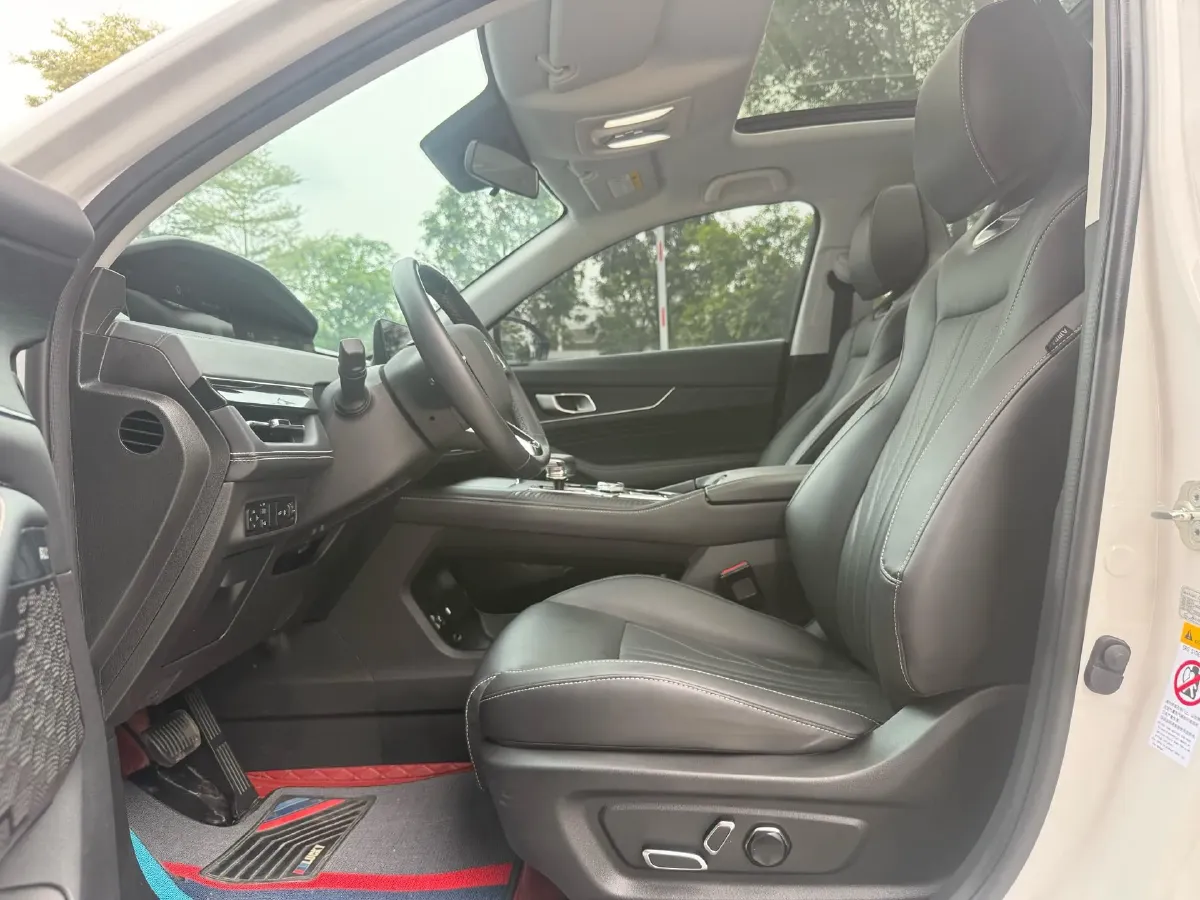 2024 ChangAn UNI-K 2.0T 233HP L4 8AT,autocango,china used car exporter,china ev exporter,chinese used car exporter,chinese used ev exporter