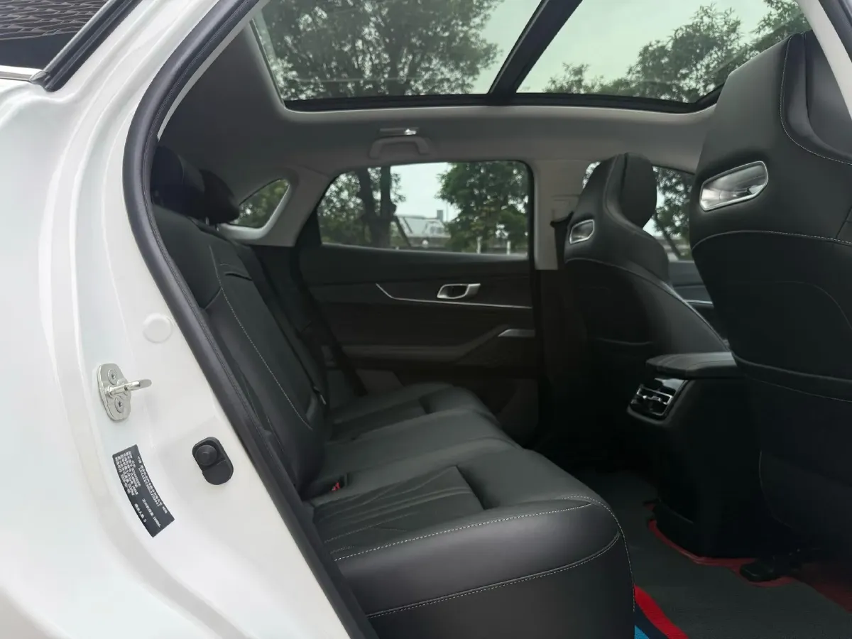 2024 ChangAn UNI-K 2.0T 233HP L4 8AT,autocango,china used car exporter,china ev exporter,chinese used car exporter,chinese used ev exporter