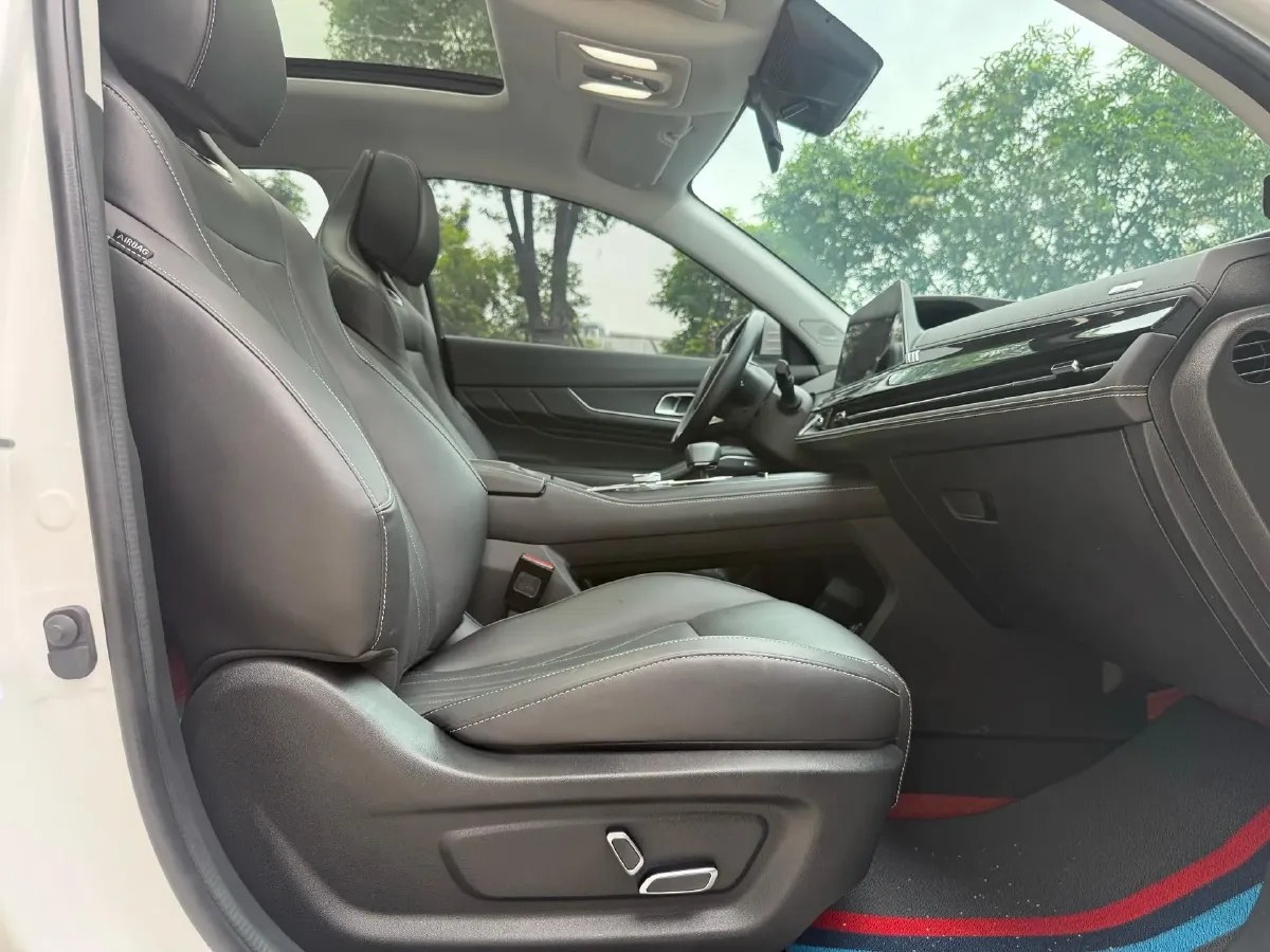 2024 ChangAn UNI-K 2.0T 233HP L4 8AT,autocango,china used car exporter,china ev exporter,chinese used car exporter,chinese used ev exporter