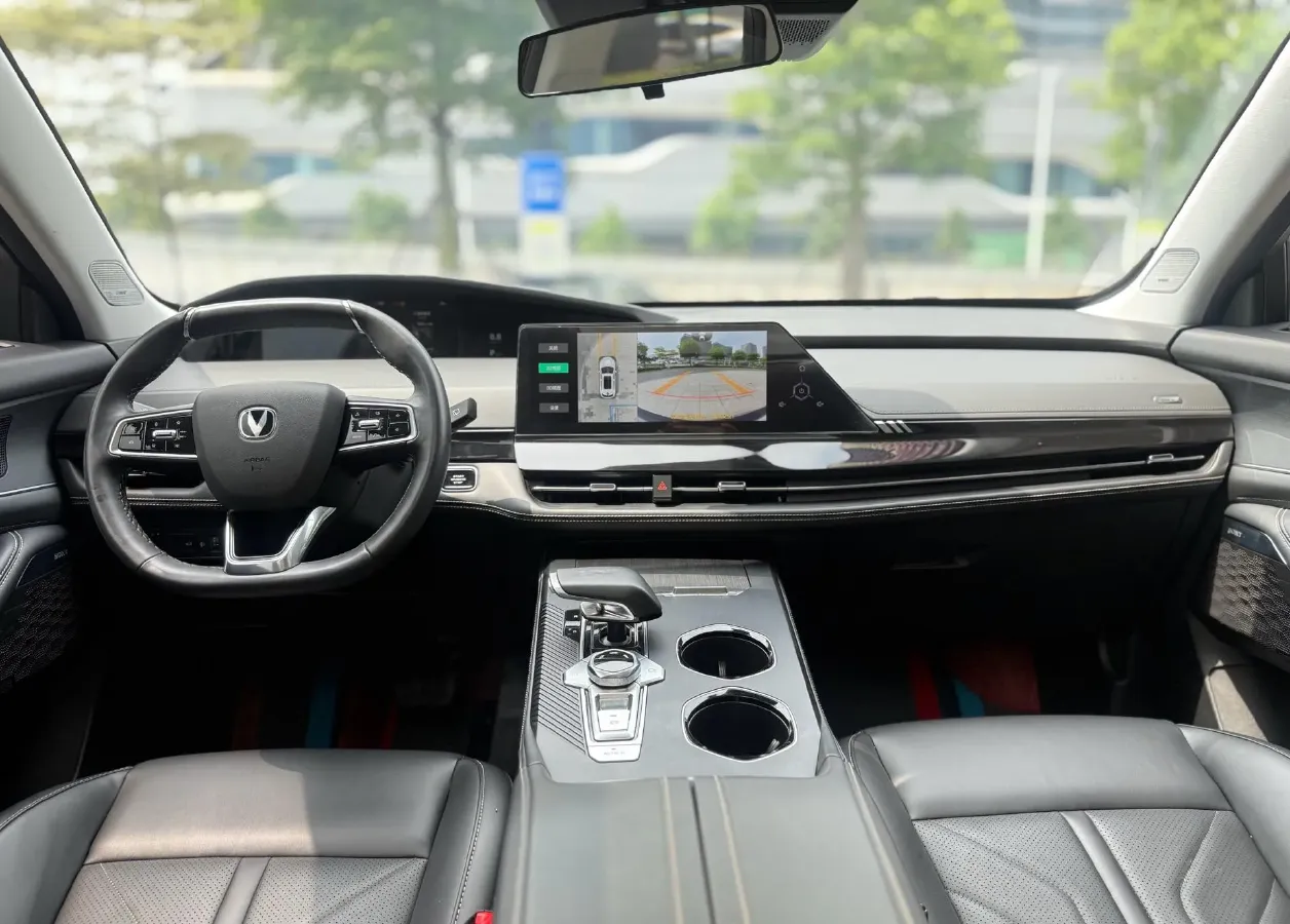 2024 ChangAn UNI-K 2.0T 233HP L4 8AT,autocango,china used car exporter,china ev exporter,chinese used car exporter,chinese used ev exporter