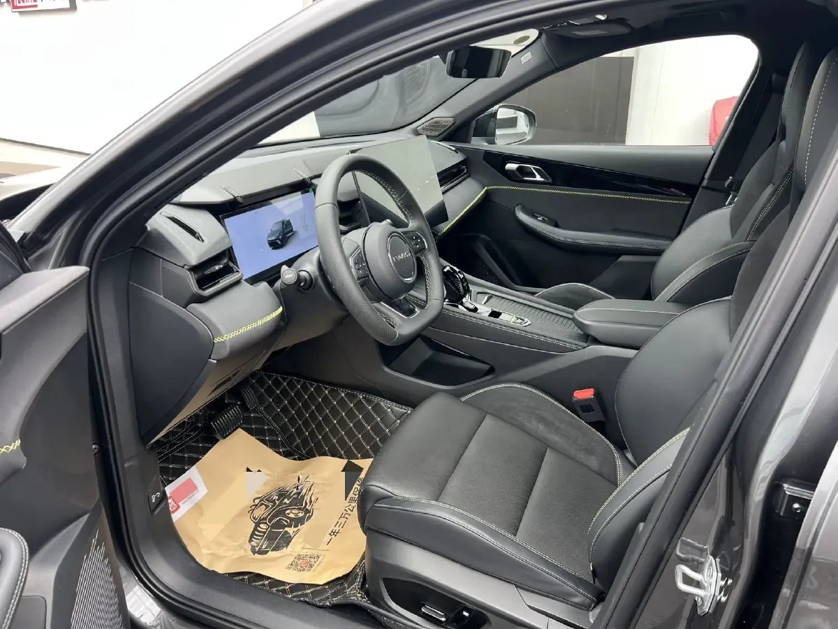 2025 LYNK&CO 03 1.5T 181HP L4 7DCT,autocango,china used car exporter,china ev exporter,chinese used car exporter,chinese used ev exporter