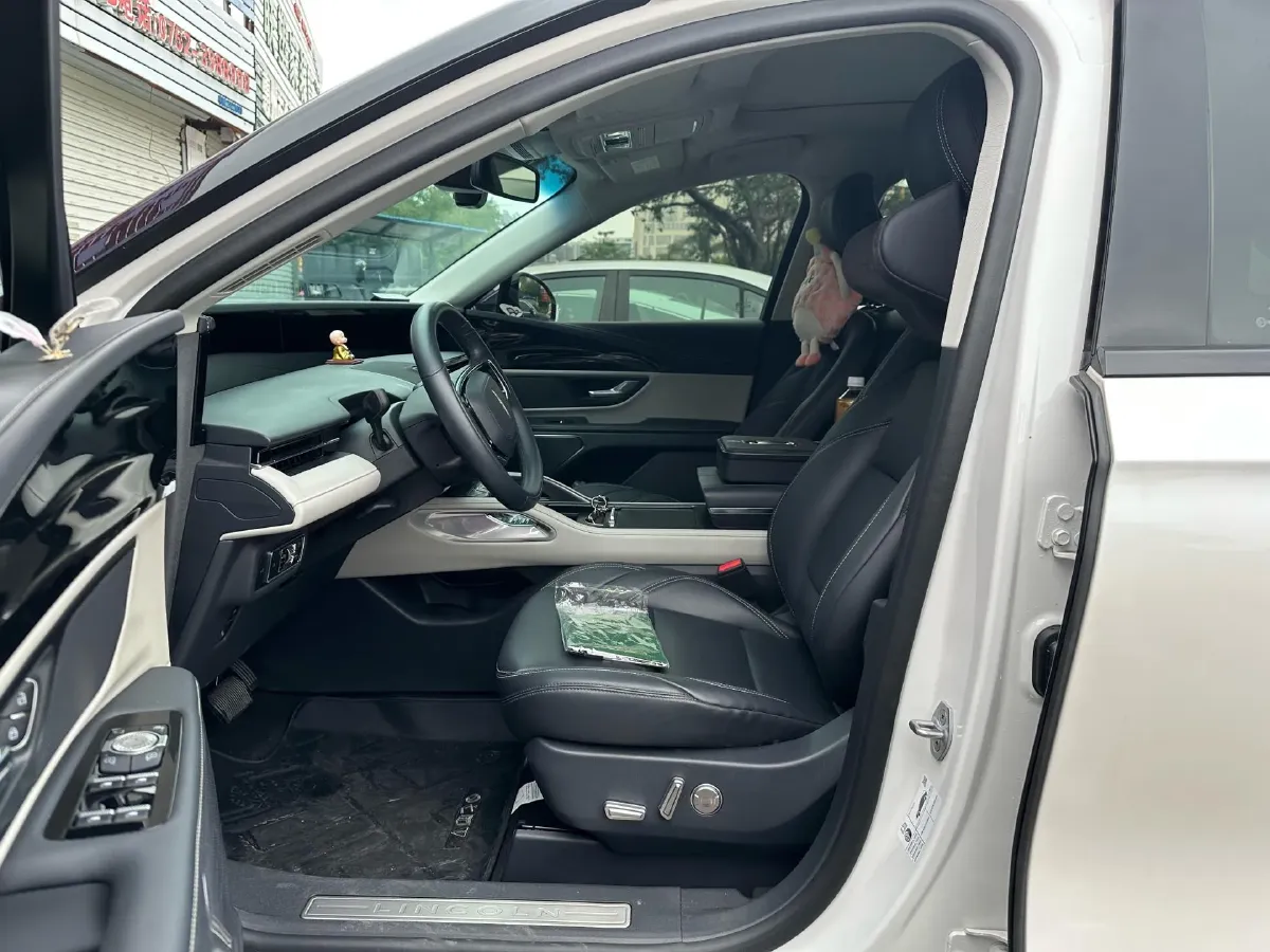 2025 Lincoln Nautilus 2.0T 261HP L4 8AT,autocango,china used car exporter,china ev exporter,chinese used car exporter,chinese used ev exporter