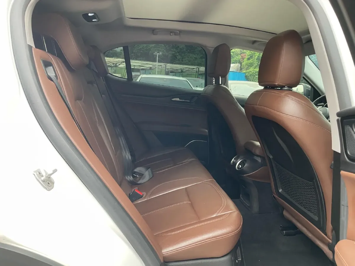 2017 Jaguar XE 2.0T 240HP L4 8AT,autocango,china used car exporter,china ev exporter,chinese used car exporter,chinese used ev exporter
