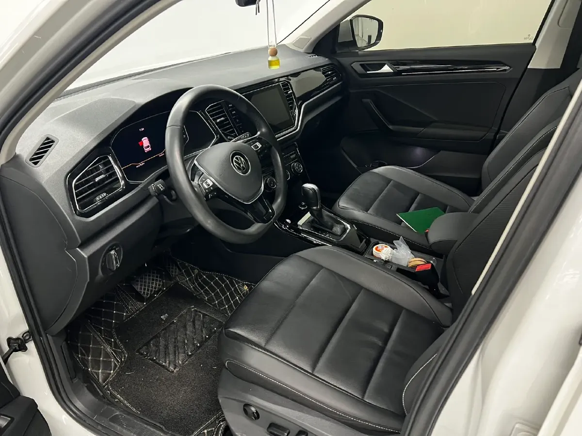 2022 Volkswagen T-Roc 1.4T 150HP L4 7DCT,autocango,china used car exporter,china ev exporter,chinese used car exporter,chinese used ev exporter