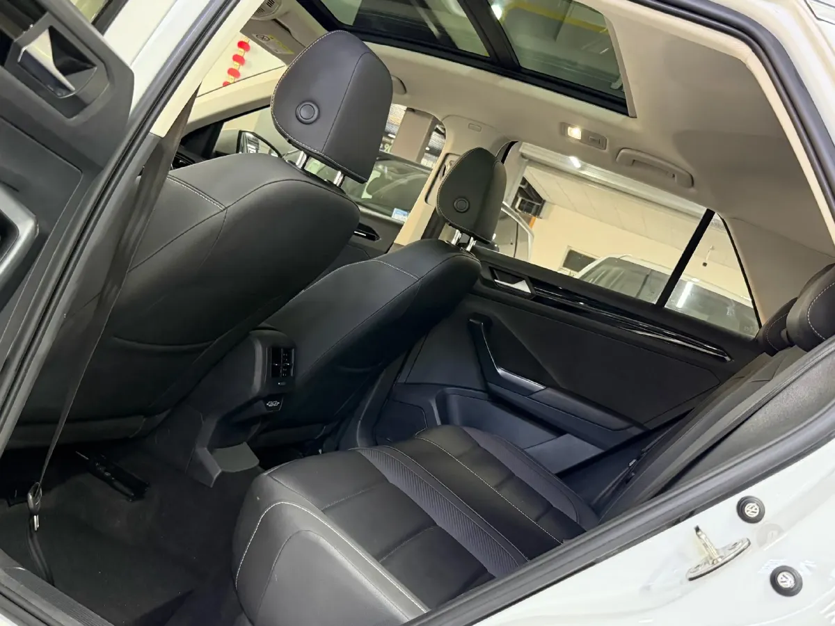 2022 Volkswagen T-Roc 1.4T 150HP L4 7DCT,autocango,china used car exporter,china ev exporter,chinese used car exporter,chinese used ev exporter
