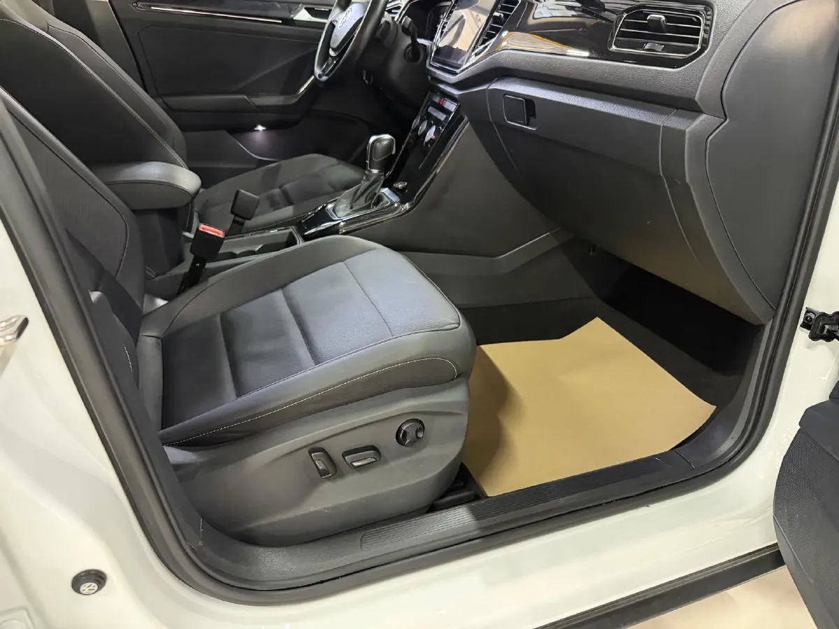 2022 Volkswagen T-Roc 1.4T 150HP L4 7DCT,autocango,china used car exporter,china ev exporter,chinese used car exporter,chinese used ev exporter