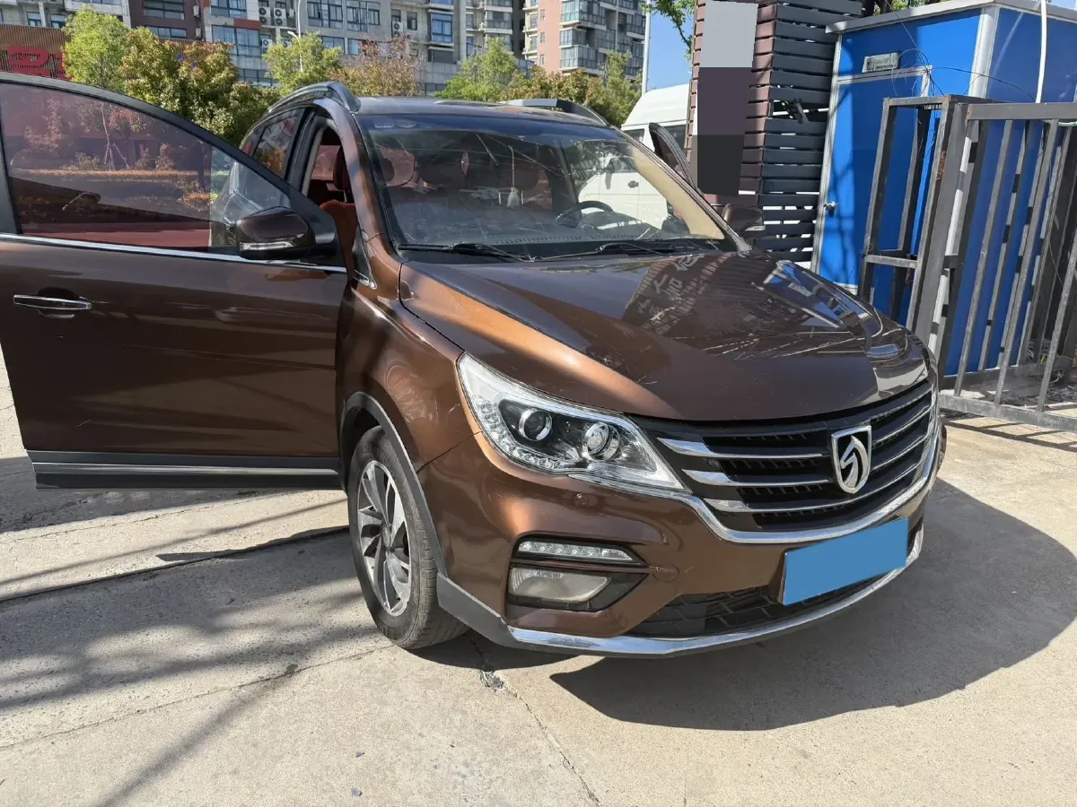 2017 BaoJun 560 1.5T 150HP L4 6MT,autocango,china used car exporter,china ev exporter,chinese used car exporter,chinese used ev exporter