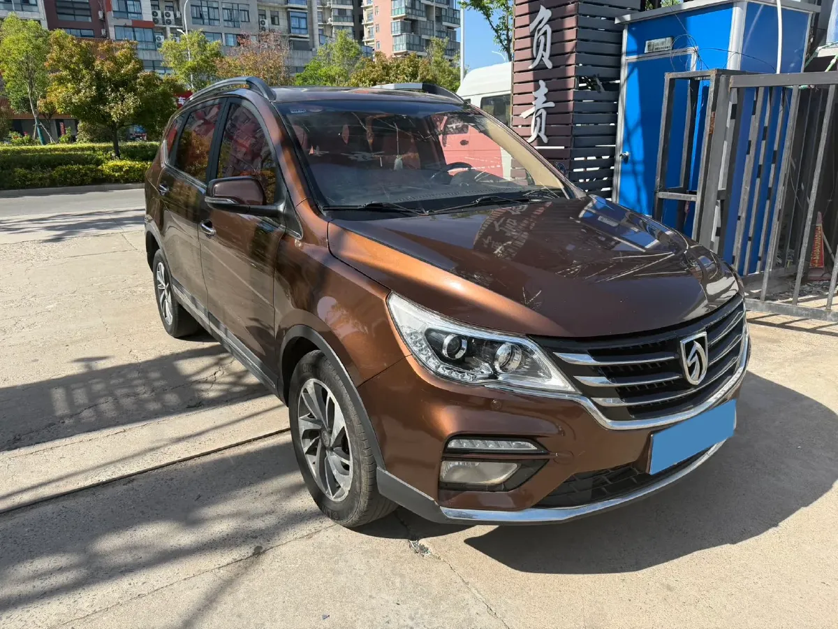 2017 BaoJun 560 1.5T 150HP L4 6MT,autocango,china used car exporter,china ev exporter,chinese used car exporter,chinese used ev exporter