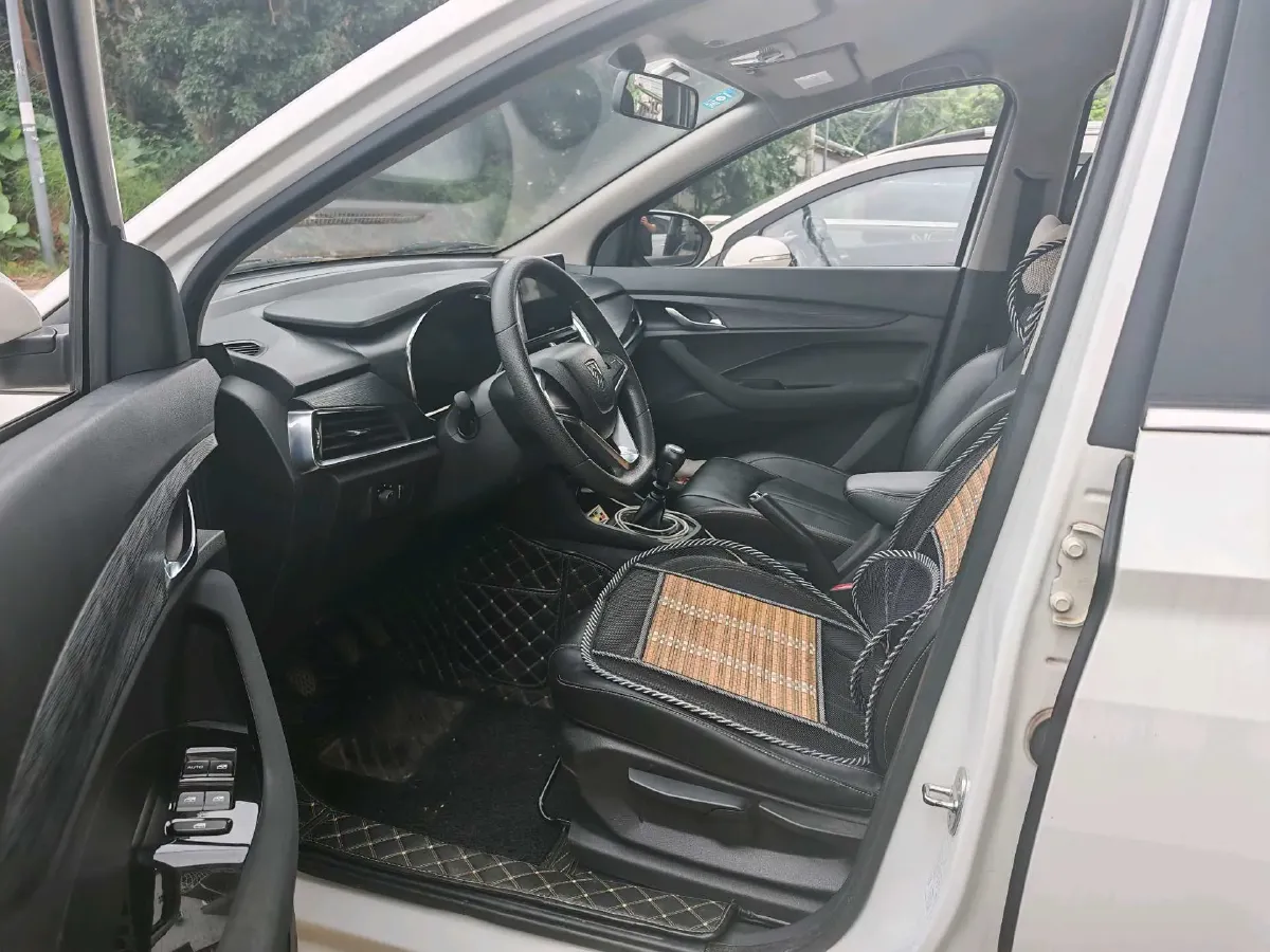 2018 BaoJun 360 1.5L 112HP L4 6MT,autocango,china used car exporter,china ev exporter,chinese used car exporter,chinese used ev exporter
