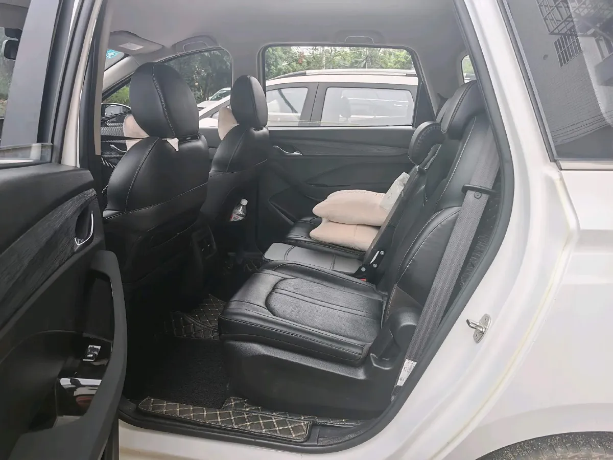 2018 BaoJun 360 1.5L 112HP L4 6MT,autocango,china used car exporter,china ev exporter,chinese used car exporter,chinese used ev exporter