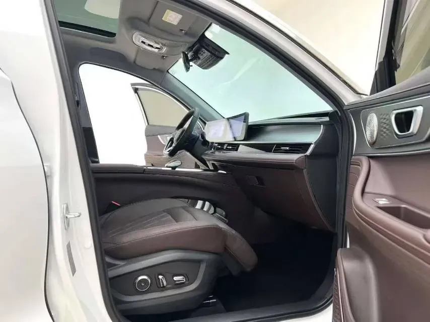 2024 Chery Tiggo 8 PRO 2.0T 254HP L4 7DCT,autocango,china used car exporter,china ev exporter,chinese used car exporter,chinese used ev exporter