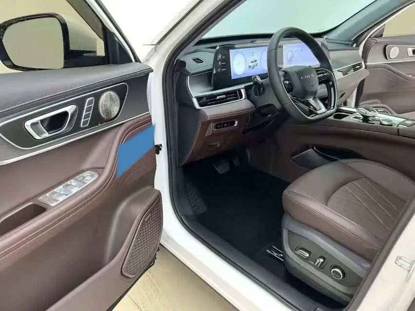 2024 Chery Tiggo 8 PRO 2.0T 254HP L4 7DCT,autocango,china used car exporter,china ev exporter,chinese used car exporter,chinese used ev exporter