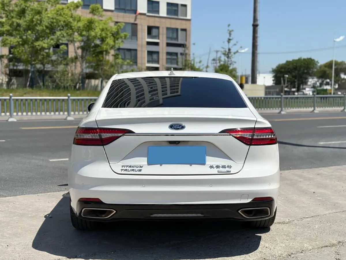 2019 Ford Taurus 2.0T 245HP L4 8AT,autocango,china used car exporter,china ev exporter,chinese used car exporter,chinese used ev exporter