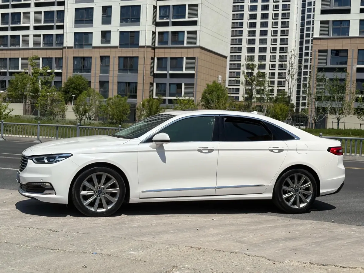 2019 Ford Taurus 2.0T 245HP L4 8AT,autocango,china used car exporter,china ev exporter,chinese used car exporter,chinese used ev exporter