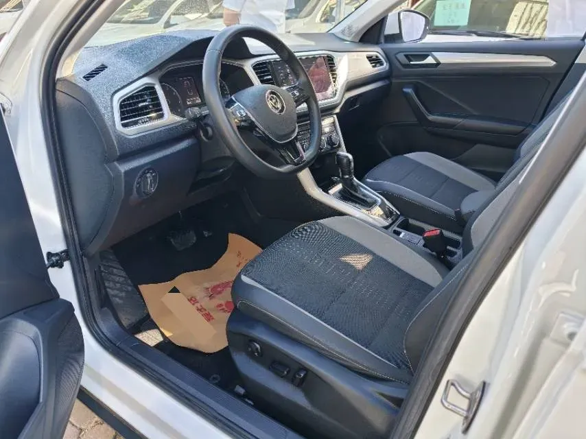 2022 Volkswagen T-Roc 1.4T 150HP L4 7DCT,autocango,china used car exporter,china ev exporter,chinese used car exporter,chinese used ev exporter