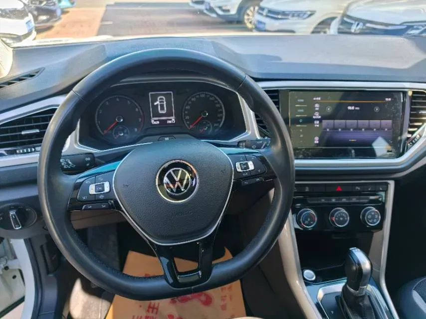 2022 Volkswagen T-Roc 1.4T 150HP L4 7DCT,autocango,china used car exporter,china ev exporter,chinese used car exporter,chinese used ev exporter