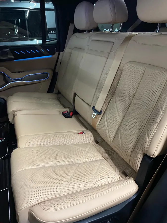 2025 FangChengBao Bao 8 2.0T 245HP L4 E-CVT PHEV 36.8KWH,autocango,china used car exporter,china ev exporter,chinese used car exporter,chinese used ev exporter