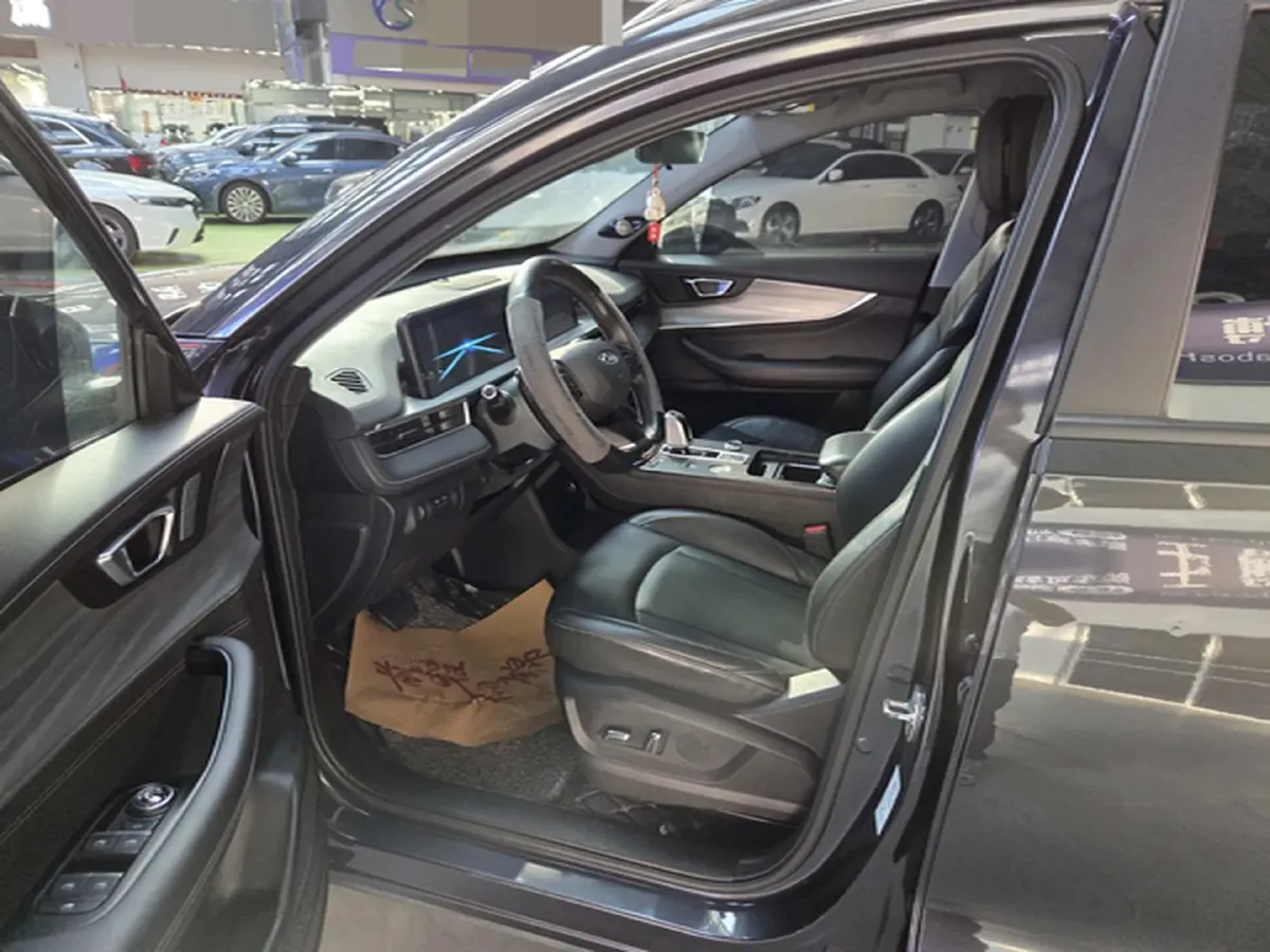 2021 Chery Tiggo 8 Plus 1.6T 197HP L4 7DCT,autocango,china used car exporter,china ev exporter,chinese used car exporter,chinese used ev exporter