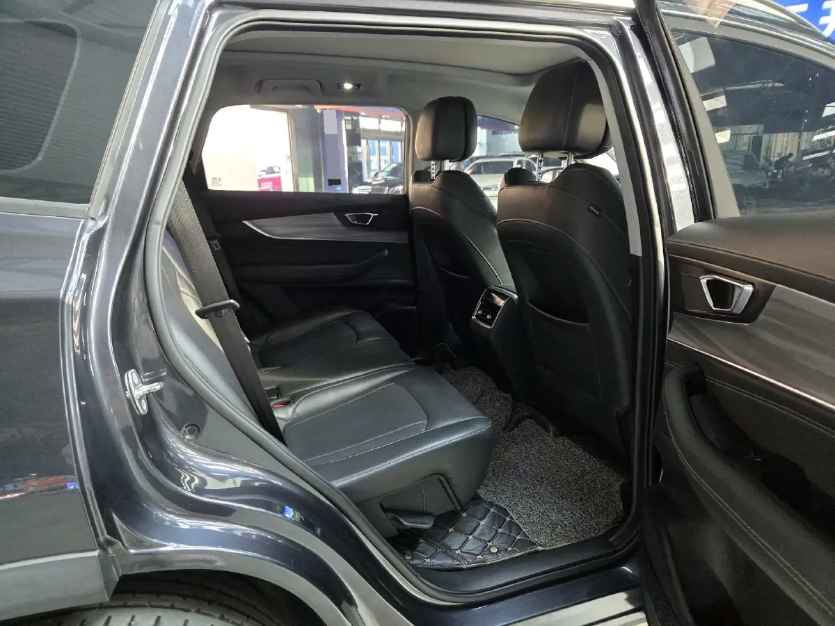 2021 Chery Tiggo 8 Plus 1.6T 197HP L4 7DCT,autocango,china used car exporter,china ev exporter,chinese used car exporter,chinese used ev exporter