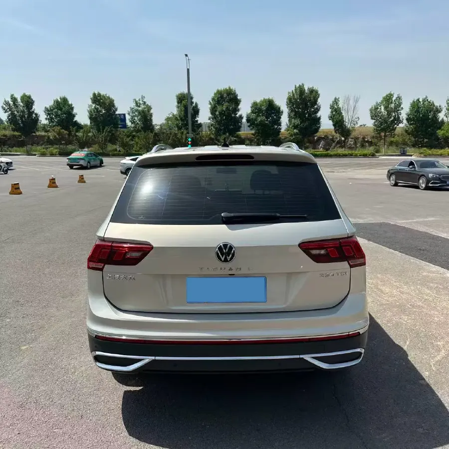 2023 Volkswagen Tiguan L 2.0T 186HP L4 7DCT,autocango,china used car exporter,china ev exporter,chinese used car exporter,chinese used ev exporter