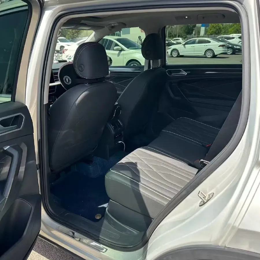 2023 Volkswagen Tiguan L 2.0T 186HP L4 7DCT,autocango,china used car exporter,china ev exporter,chinese used car exporter,chinese used ev exporter