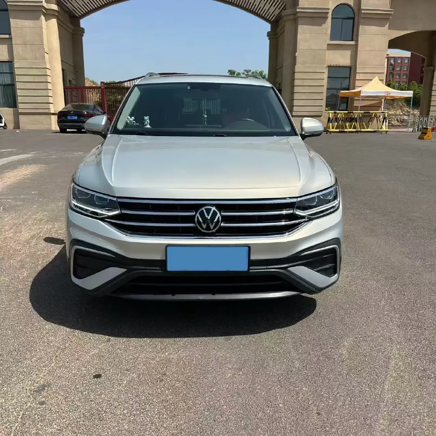 2023 Volkswagen Tiguan L 2.0T 186HP L4 7DCT,autocango,china used car exporter,china ev exporter,chinese used car exporter,chinese used ev exporter