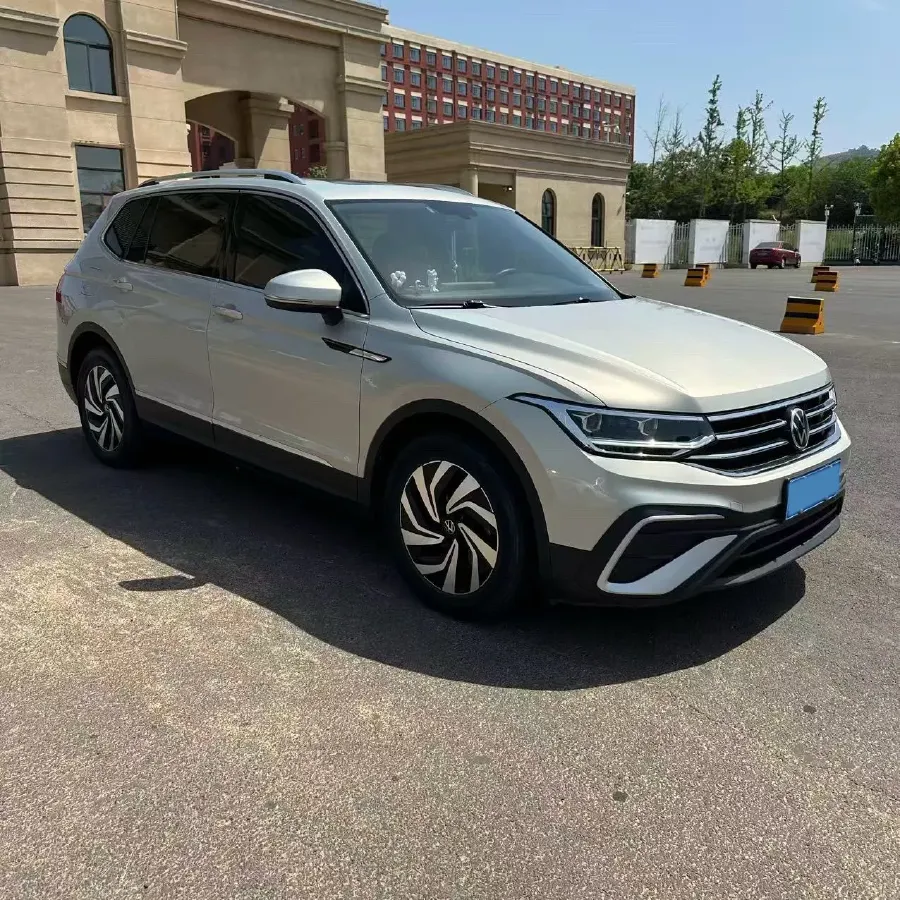 2023 Volkswagen Tiguan L 2.0T 186HP L4 7DCT,autocango,china used car exporter,china ev exporter,chinese used car exporter,chinese used ev exporter