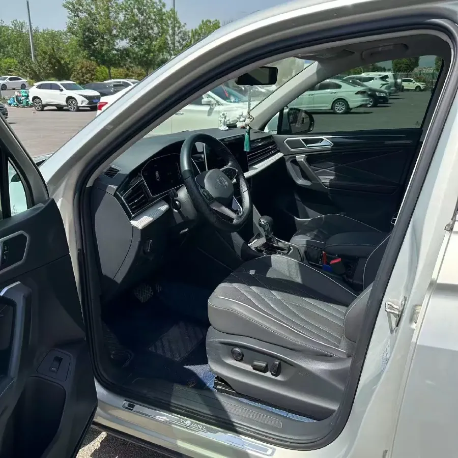 2023 Volkswagen Tiguan L 2.0T 186HP L4 7DCT,autocango,china used car exporter,china ev exporter,chinese used car exporter,chinese used ev exporter