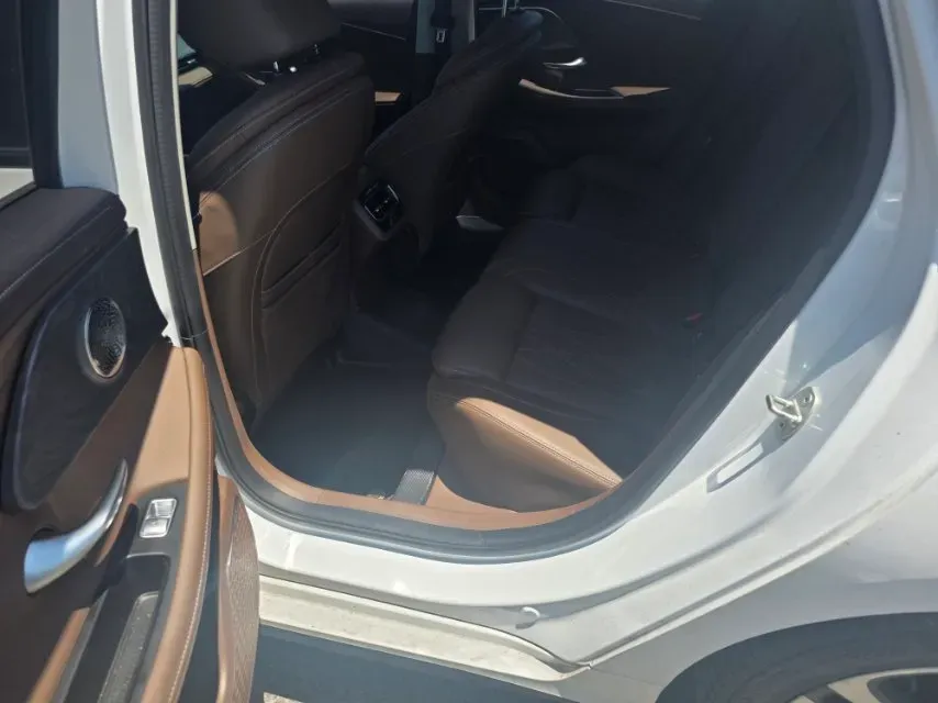 2025 Chery Arrizo 8 Pro 2.0T 254HP L4 7DCT,autocango,china used car exporter,china ev exporter,chinese used car exporter,chinese used ev exporter