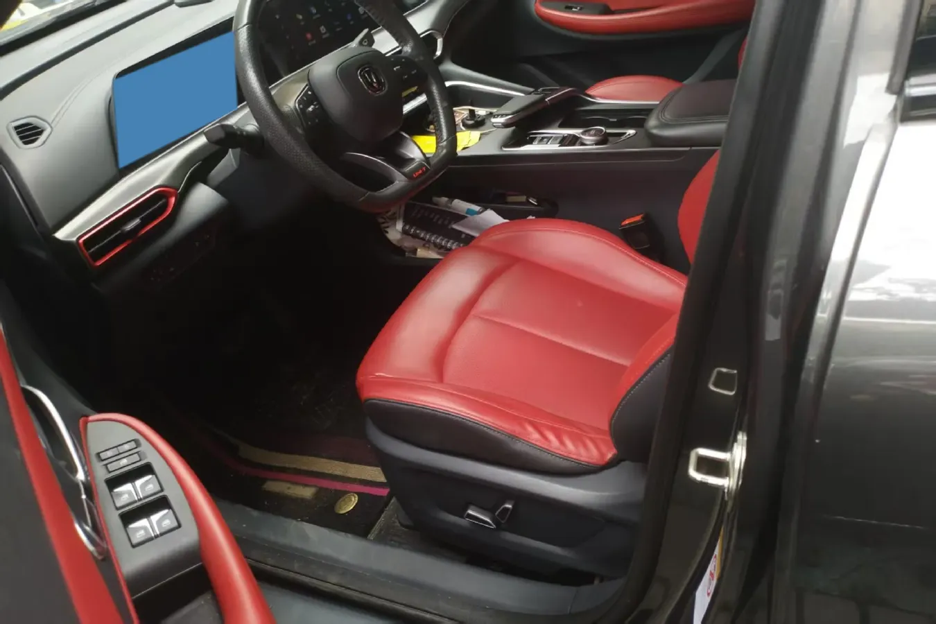 2020 ChangAn UNI-T 1.5T 180HP L4 7DCT,autocango,china used car exporter,china ev exporter,chinese used car exporter,chinese used ev exporter
